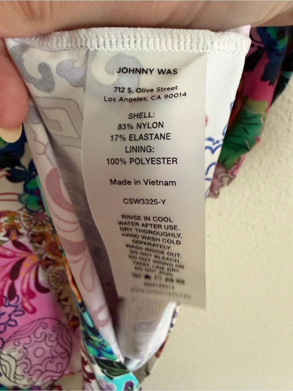 Johnny Was Men’s Short Sleeve Surf Shirt Rash Guard Roseum Print Size Medium NWT